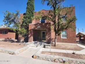 Building Photo - 2862 Grant Ave