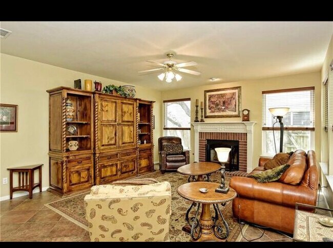 Building Photo - 6544 Clairmont Dr