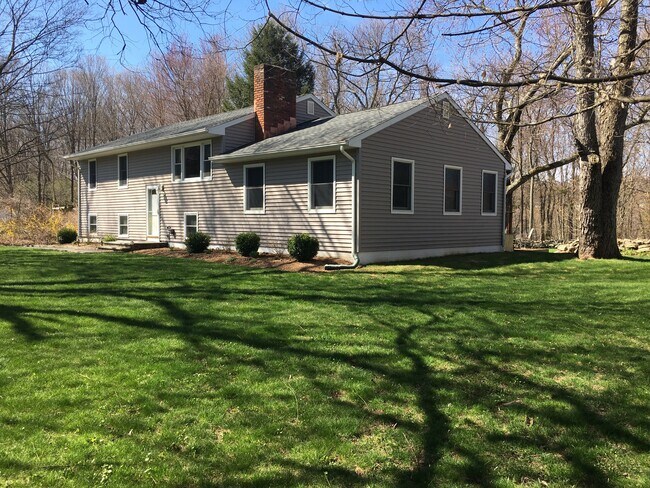 Foto del edificio - 11 Old Prange Rd