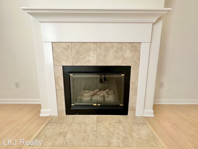 Building Photo - 3 br, 2.5 bath House - 82 Gann Way