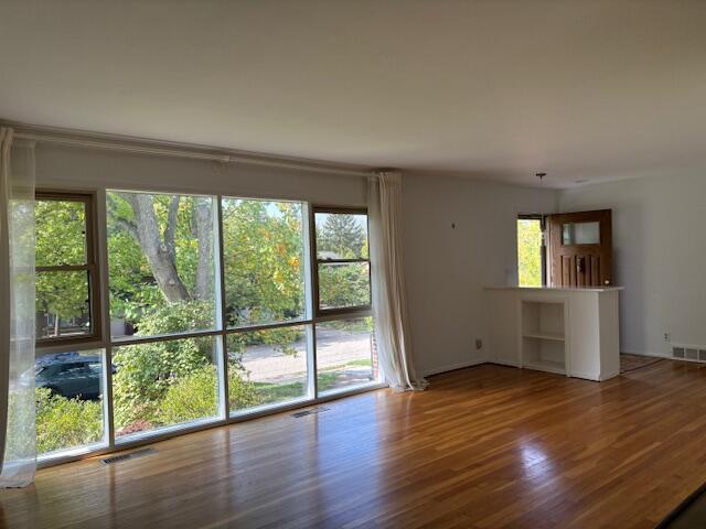 Foto del edificio - 921 Lennox St