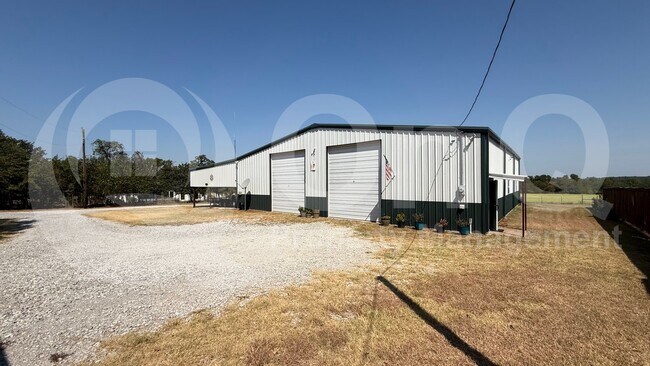 Foto del edificio - 925 Jennings Ln