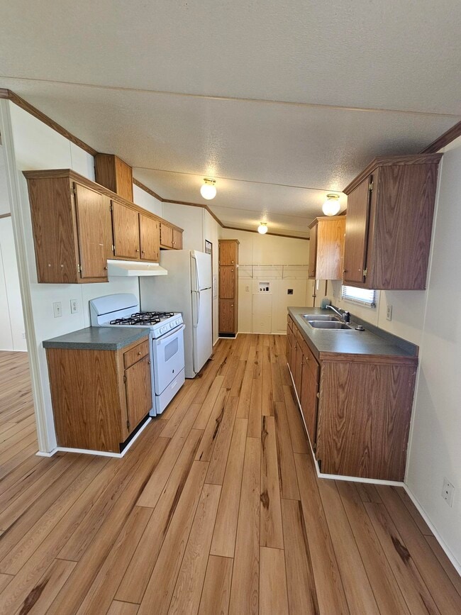 Building Photo - 27 Millstream Ct