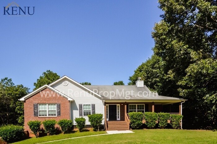 Primary Photo - Now Available 4 bedroom 3 bath