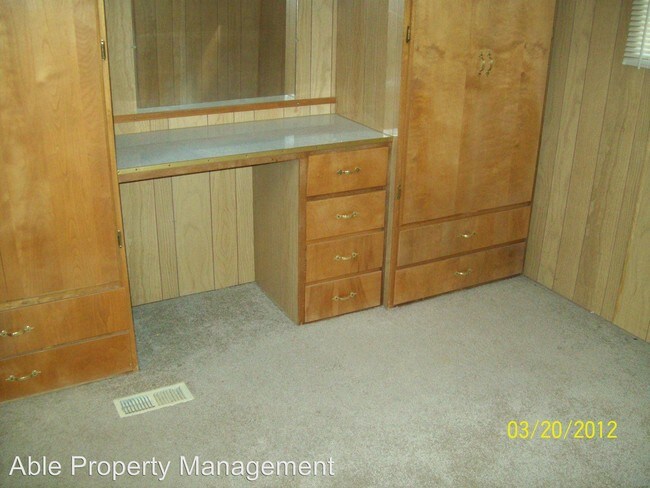 Building Photo - 14 Park Way