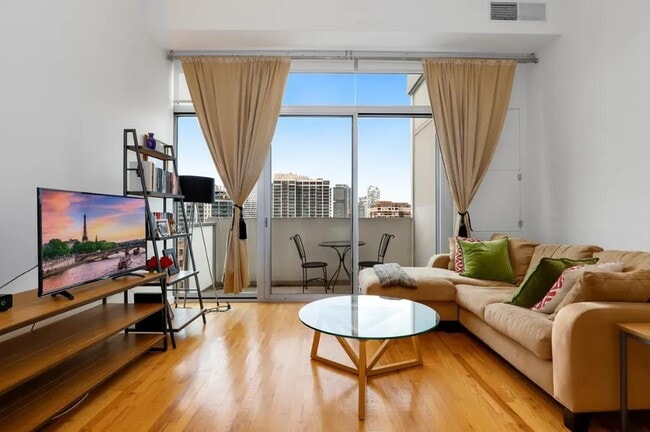 Photo - 630 N Franklin St, Unit 1117 Apartment