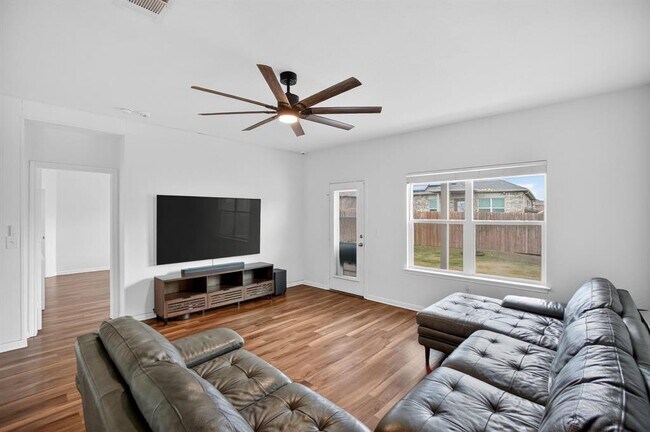 Foto del edificio - 109 Shiner Ln