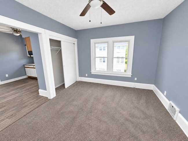 Building Photo - 1224 Pondview Ave