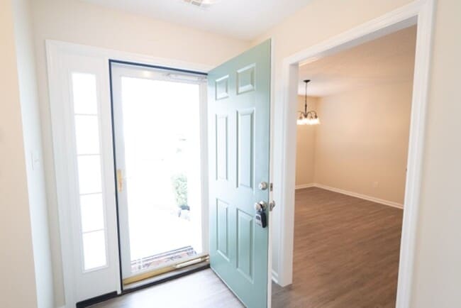 Building Photo - 3 Bedroom 2 Bath Ranch in Evans