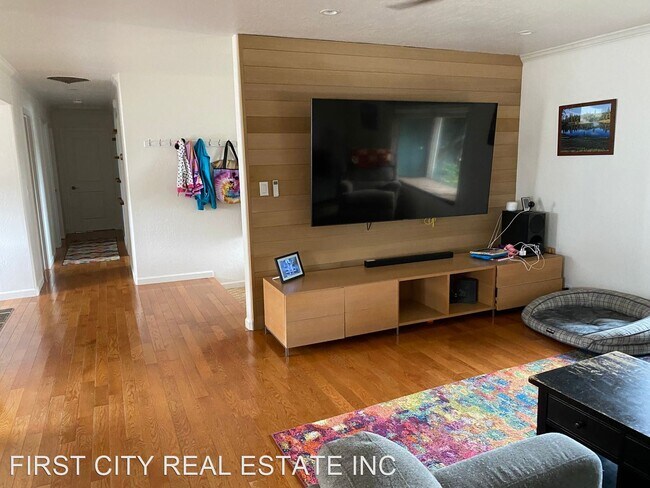 Foto del edificio - 4 br, 2 bath House - 15190 Oak Hills Drive