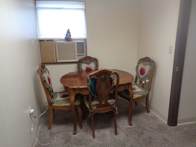 Dining area - 77 Pickering St