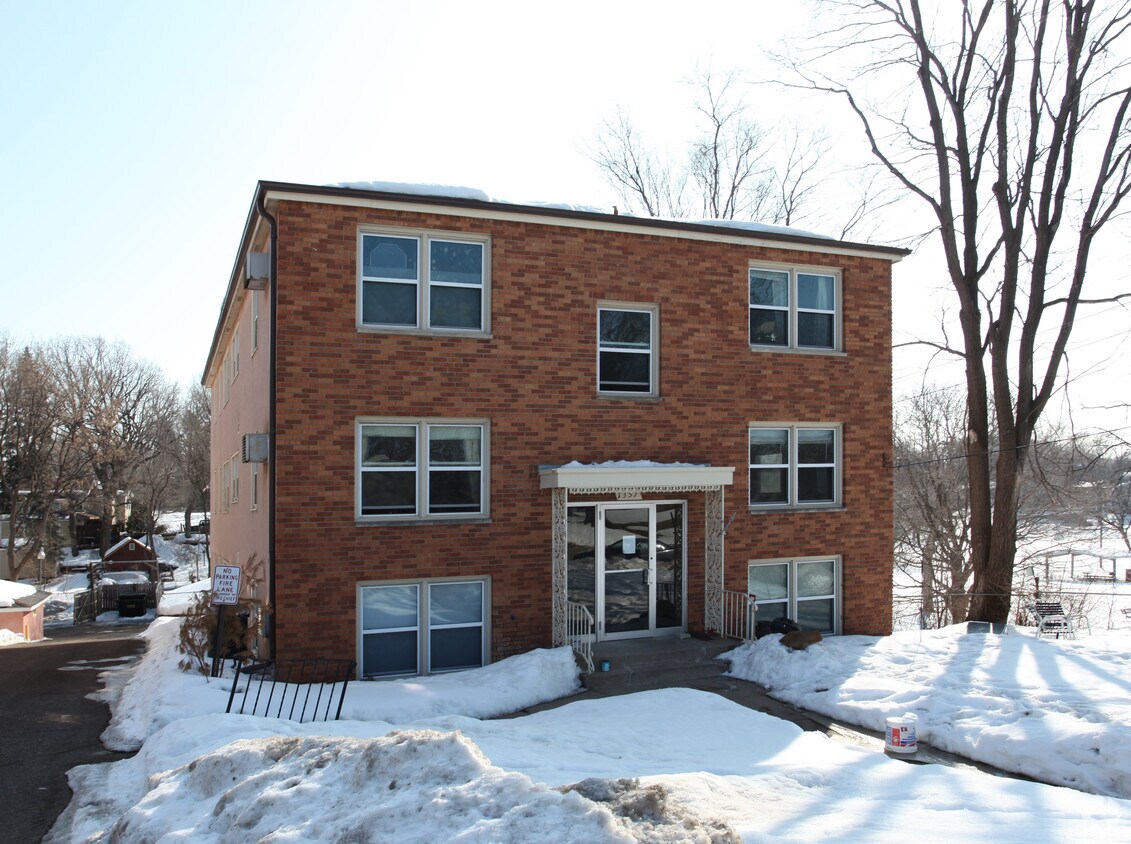 Building Photo - 1357 Pennsylvania Ave S