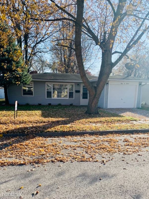 Primary Photo - 3 br, 1 bath House - 407 E. High St.