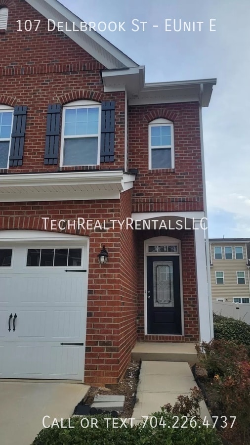 Building Photo - 107 Dellbrook St