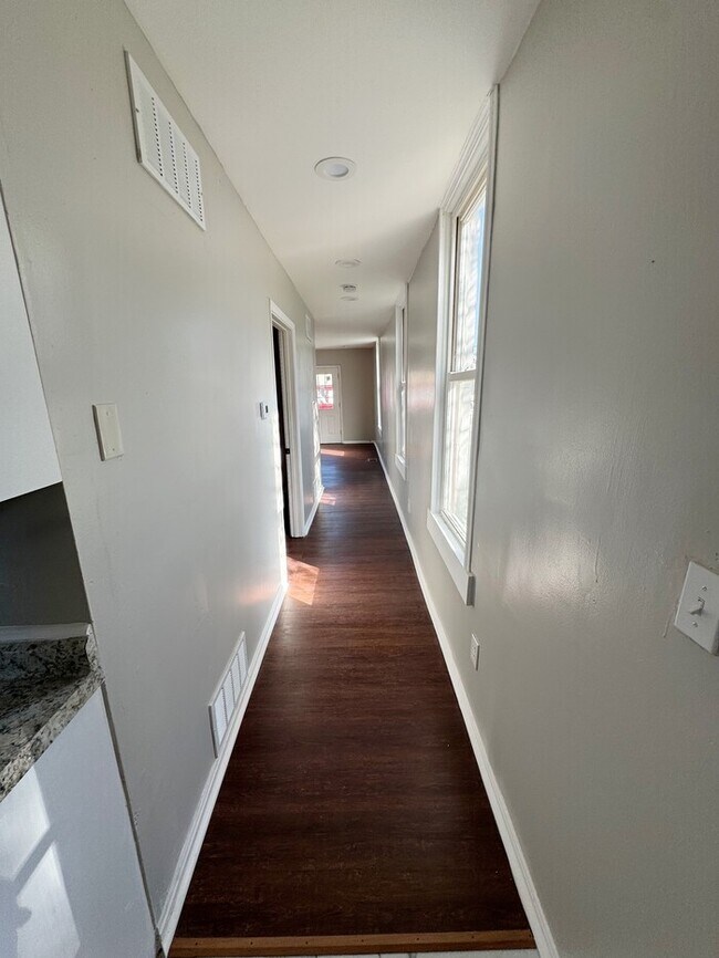 Foto del edificio - Charming 2-Bedroom Single-Family Home for Rent in Dayton, KY – Pet Friendly!