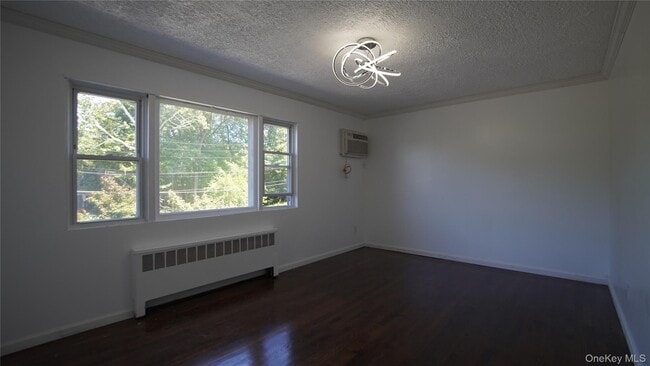 Foto del edificio - 56 Fisher Ave
