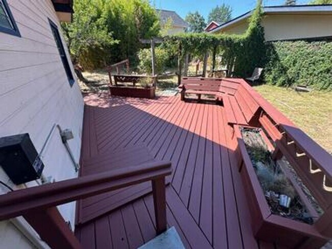 Building Photo - Charming Scotts Valley Cottage with Modern...