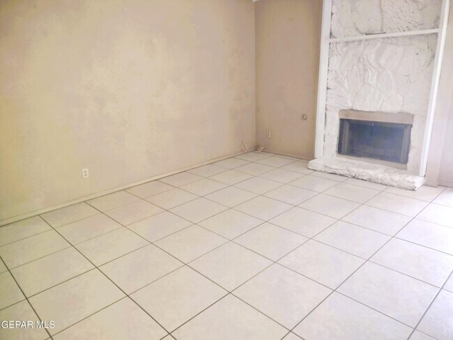 Foto del edificio - 8520 Saratoga Dr