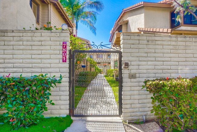 Foto del edificio - 7801 Centella St