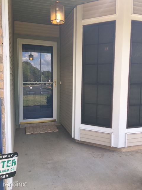 Building Photo - 701 Hyde Park Ct