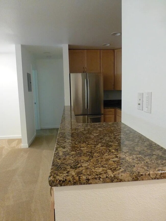 Building Photo - 1 Bedroom Apartment Available Now!