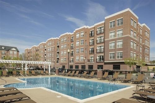 Building Photo - 355 S Van Brunt St