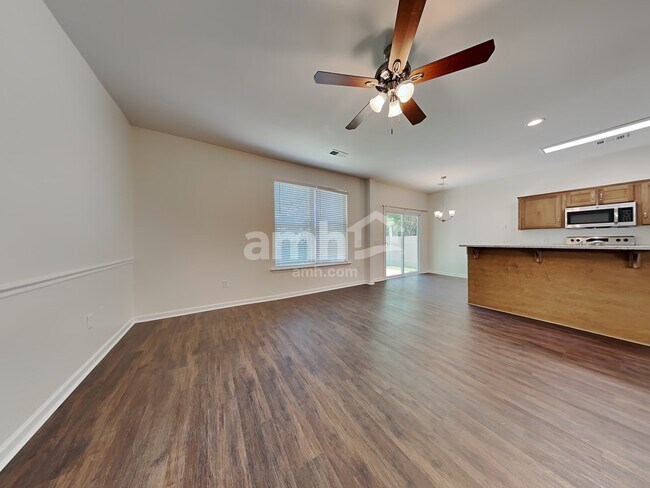 Foto del edificio - 70 Summer Hill Way