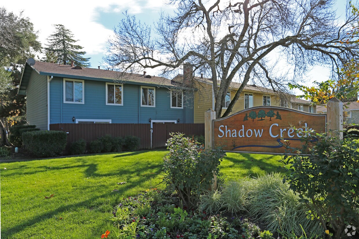 Shadow Creek Condominiums Apartments in Citrus Heights, CA
