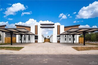 Building Photo - 604 N Onyx Ave