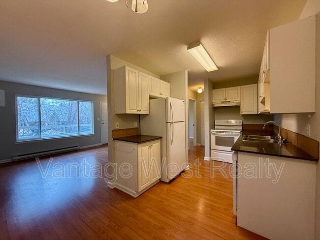 Building Photo - 505-505 Browne Rd