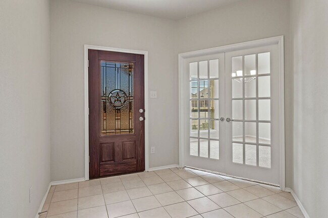 Foto del edificio - 3020 Oakcrest Dr