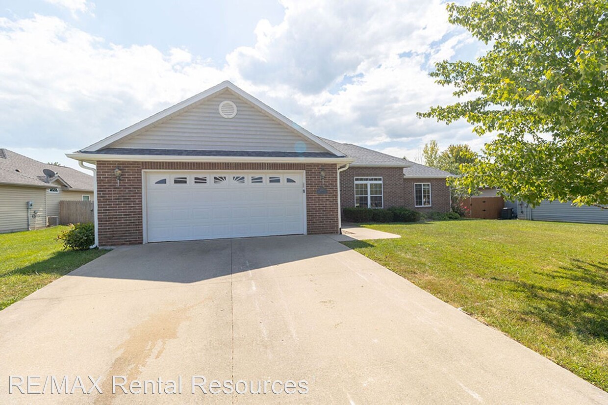 Primary Photo - 3 br, 2 bath House - 202 Kenya Ct