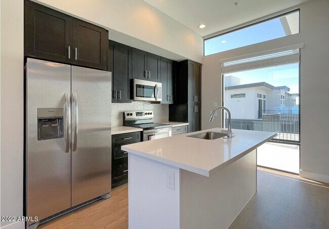 Foto del edificio - 6060 E Baseline Rd