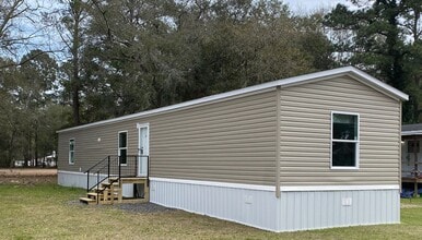 Building Photo - 715 W 9th St