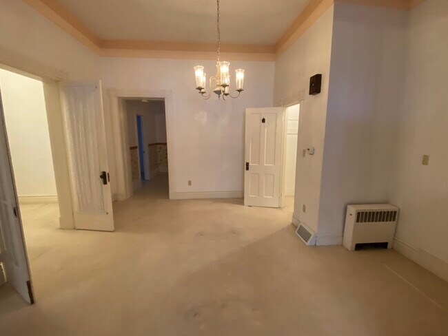 Building Photo - 309 Hill St