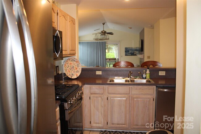 Foto del edificio - 763 Southwest Dr