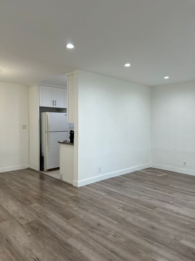 Foto del edificio - 4324 Ventura Canyon Ave