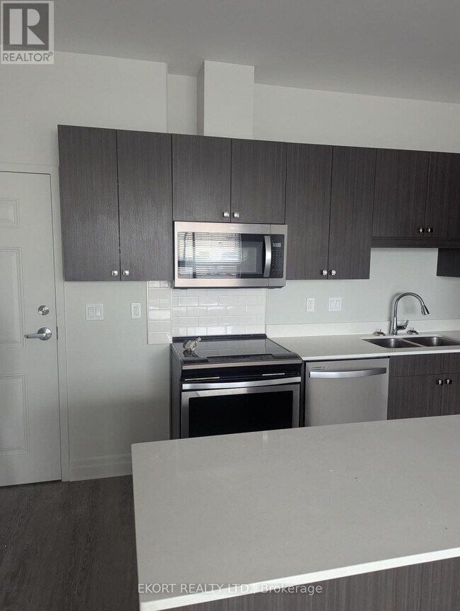 Building Photo - 5-5 Creswell Dr