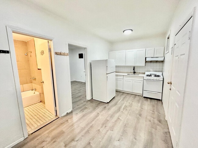 Building Photo - 618 Elizabeth Ave