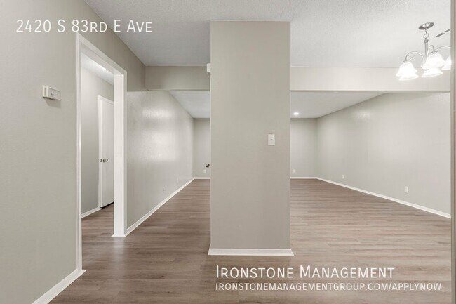 Foto del edificio - 2420 S 83rd E Ave