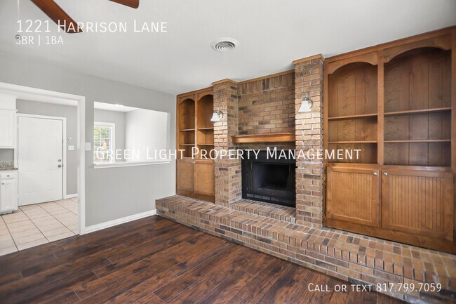 Building Photo - 1221 Harrison Ln