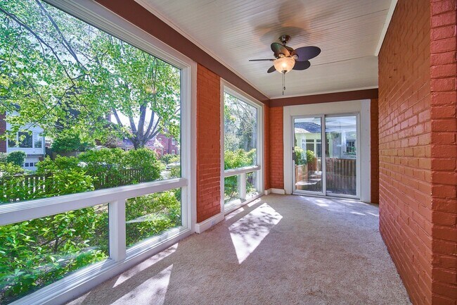 Foto del edificio - 4222 46th St NW