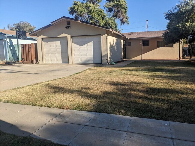 Foto del edificio - 3161 W Swift Ave