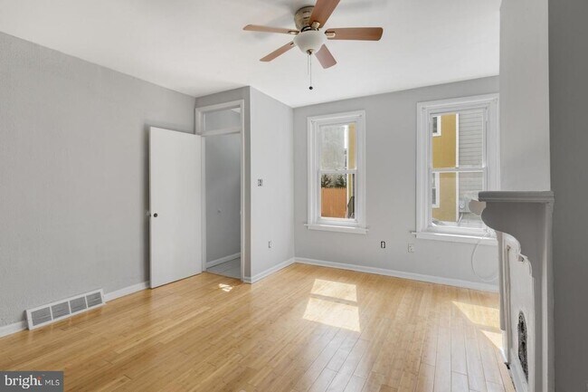 Building Photo - 2333 Greenwich St