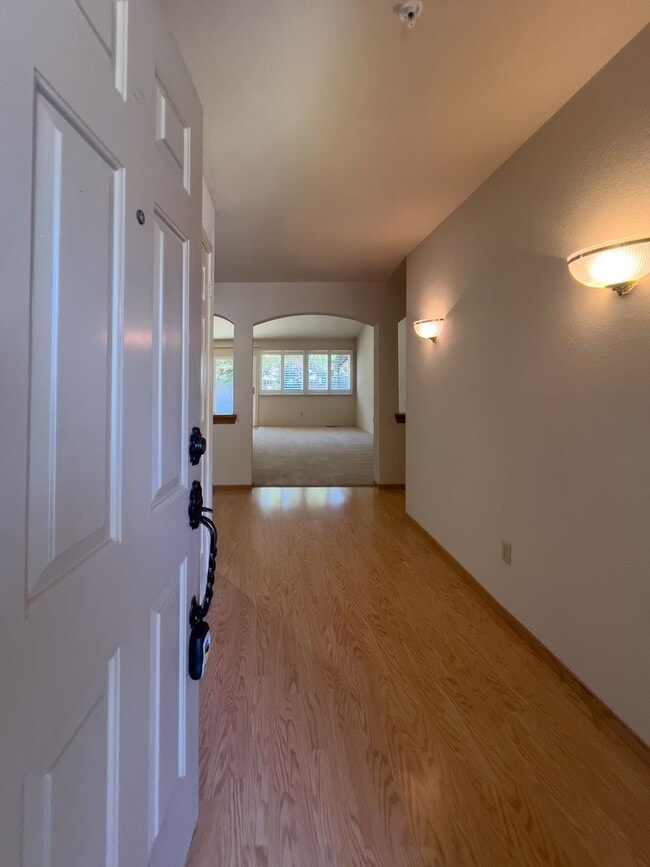 Foto del edificio - Beautiful Single Level Three Bedroom North...