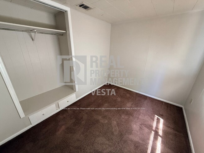 Building Photo - 614 Cedarwood Dr