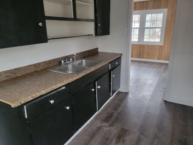 Foto del edificio - 3 bedroom home for rent