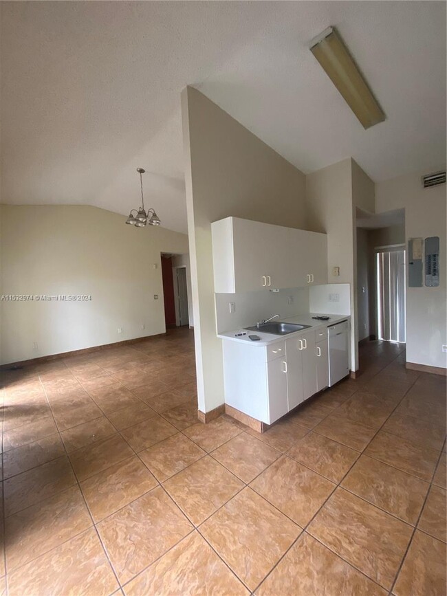 Foto del edificio - 960 NE 212th Terrace