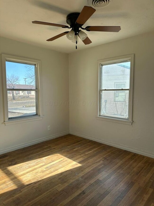 Building Photo - 1402 Dunaway St