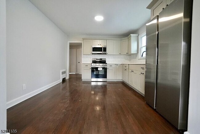 Building Photo - 414 N 11th St
